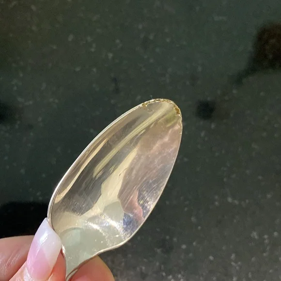 Vintage Oneida Ltd Silversmiths Flatware Set of 45 Pieces with Anti Tarnish Box - Picture 16 of 17